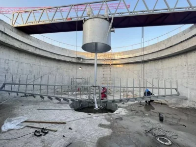 悬挂式中心传动刮泥机