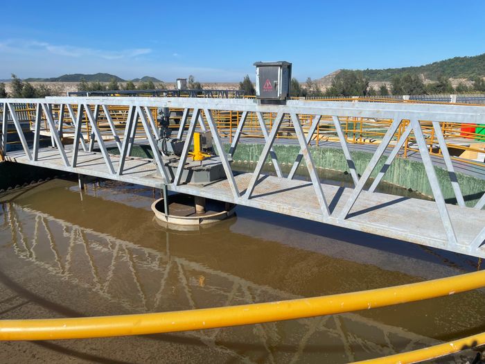 周边传动刮泥机